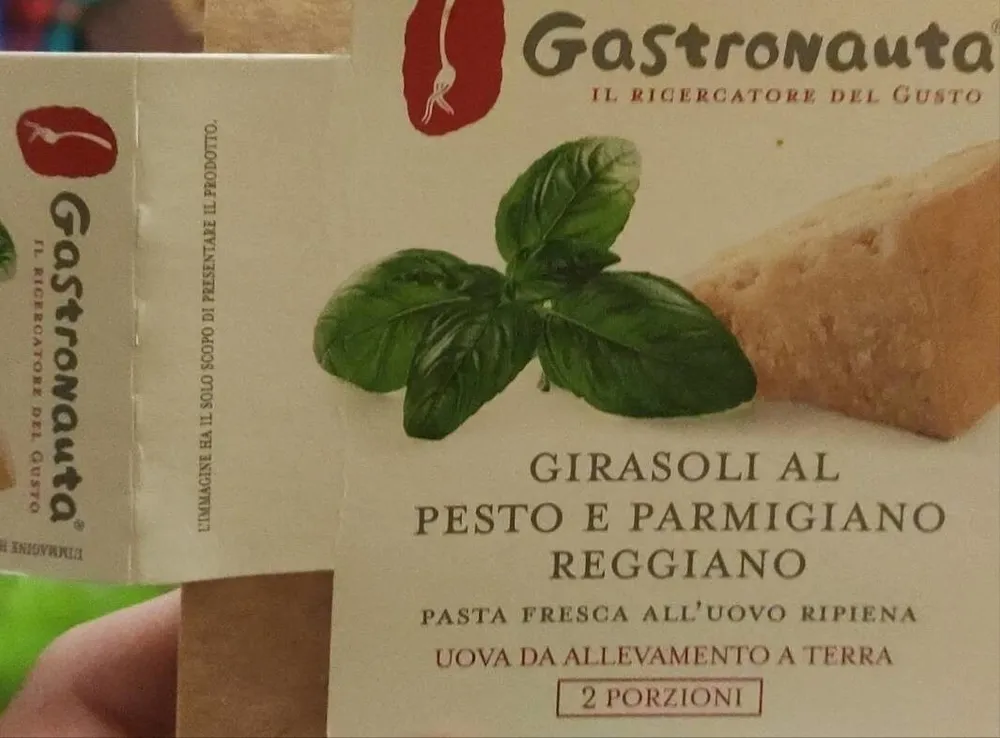Girasoli al pesto e parmiggiano reggiano