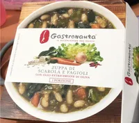 Zuppa di scarika e fagioli con olio extra vergine di oliva