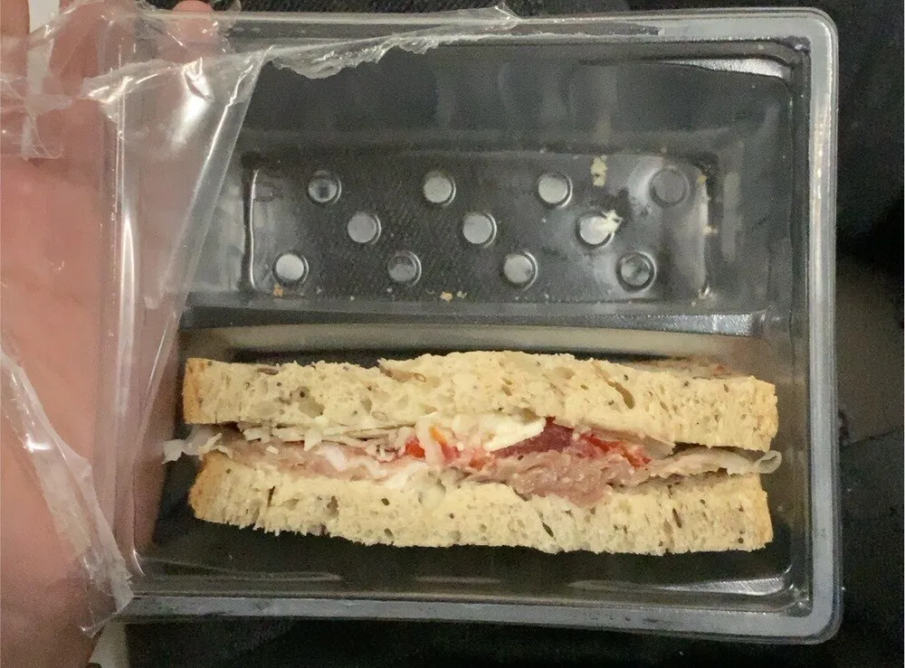 tramezzini con prosciutto crudo e parmigiano reggiano