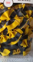 Farfalle curcuma  e nero di seppia