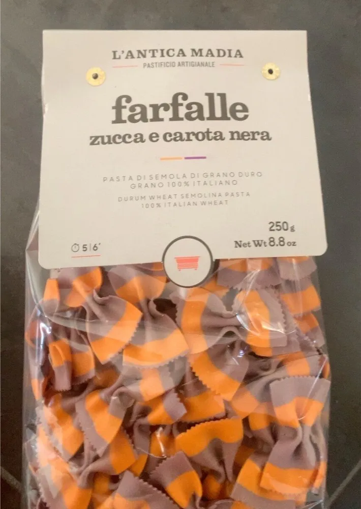 Farfalle zucca e carota nera