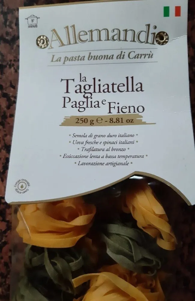 La tagliatella paglia e fieno