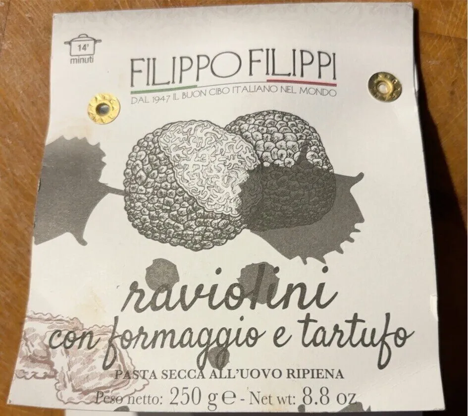 Raviolini con gramagio e tartufo