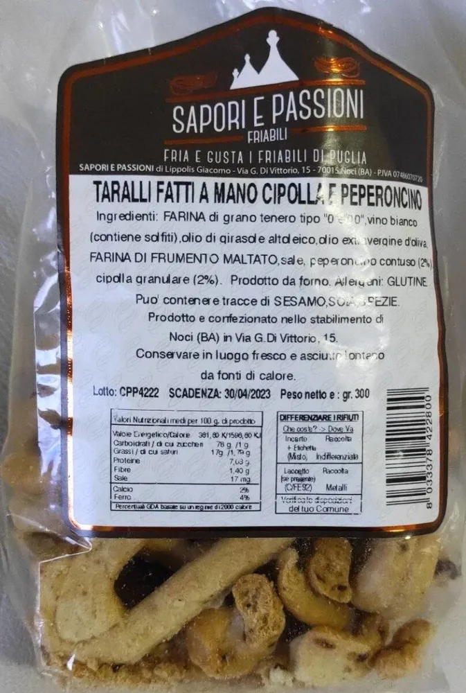 Taralli fatti a mano cipolla e peperoncino
