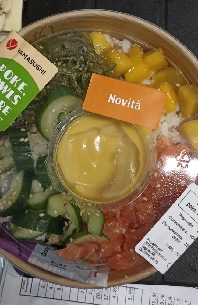 Poke bowls