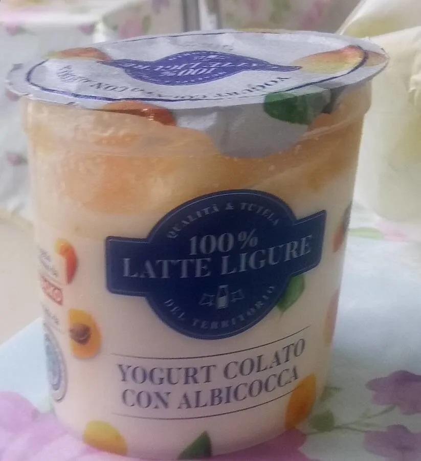 Yogurt colato con albicocca