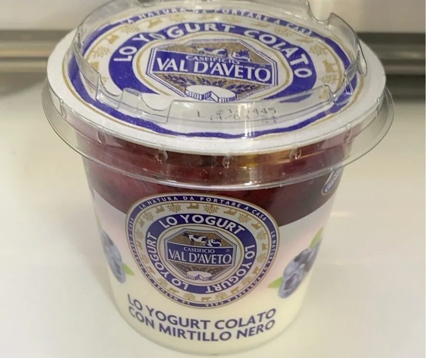 Lo yogurtgurt colato con mirtillo nero