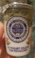 Yogurt colato con pistacchio