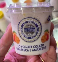 Yogurt colato con pesca e amaretto