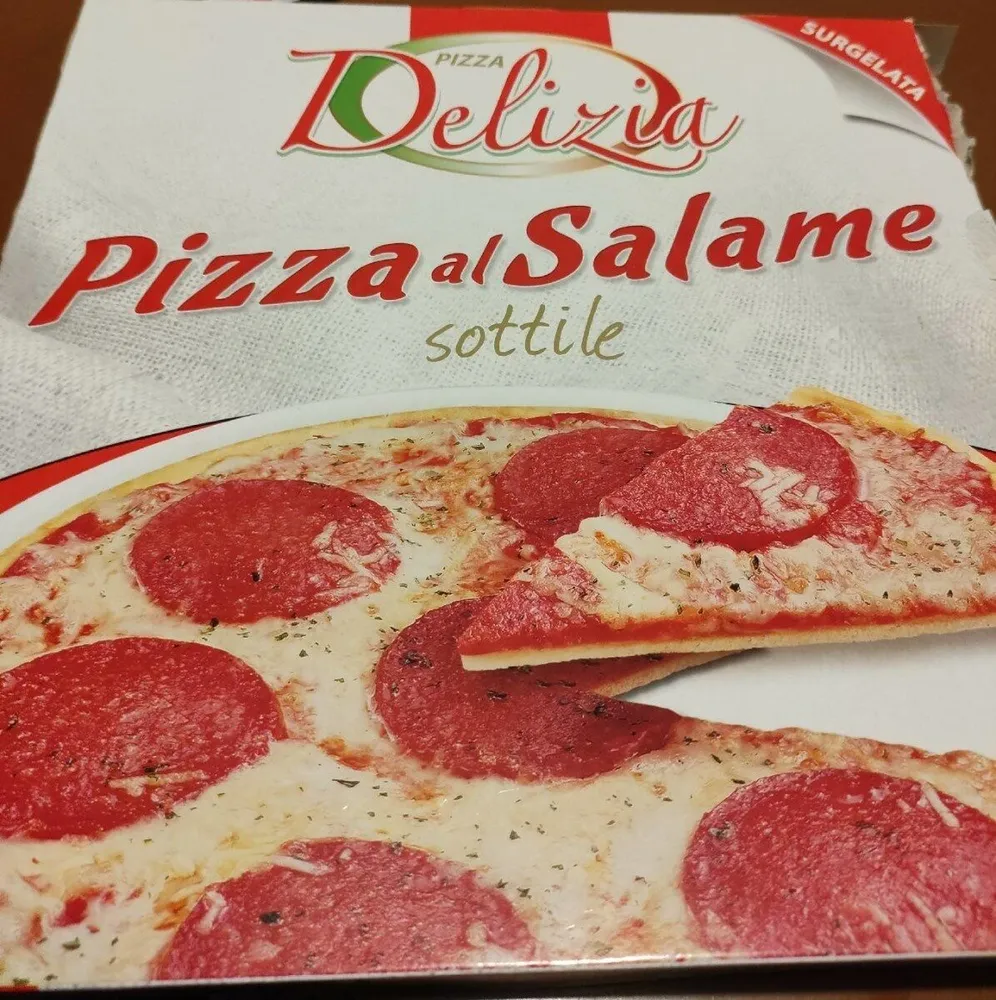 Pizza al salame sottile