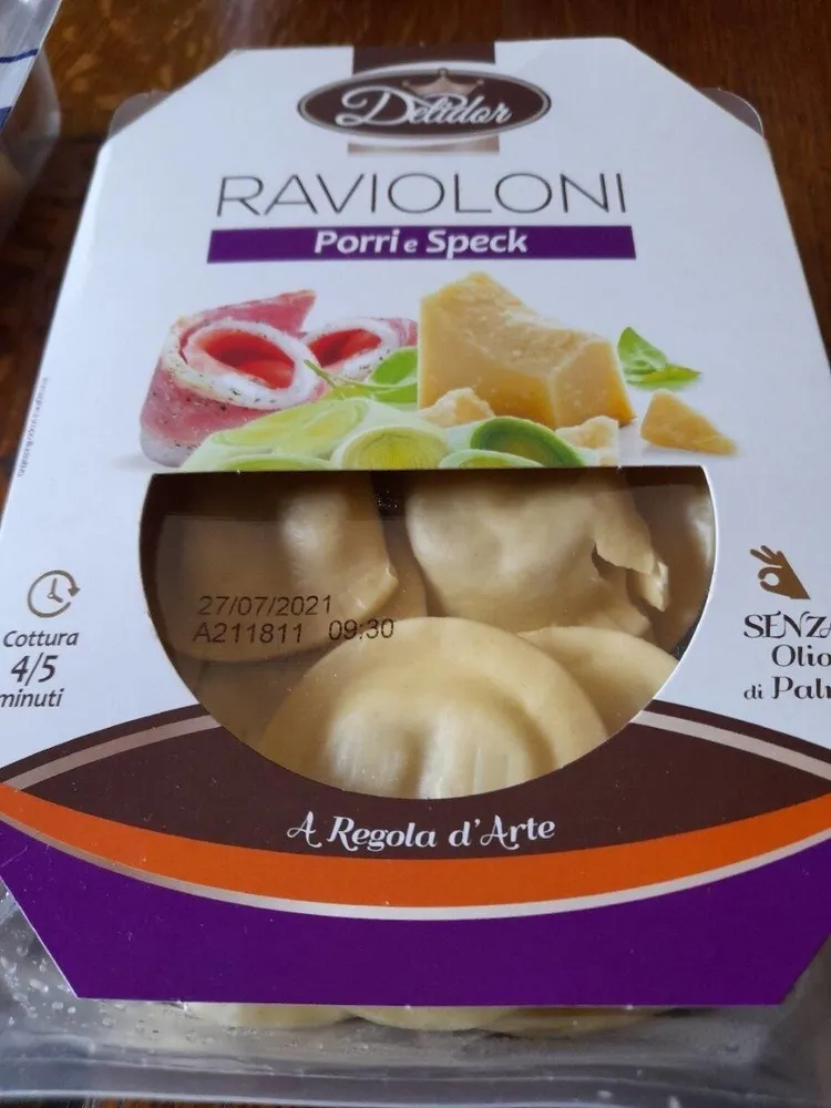Ravioloni porri e speck