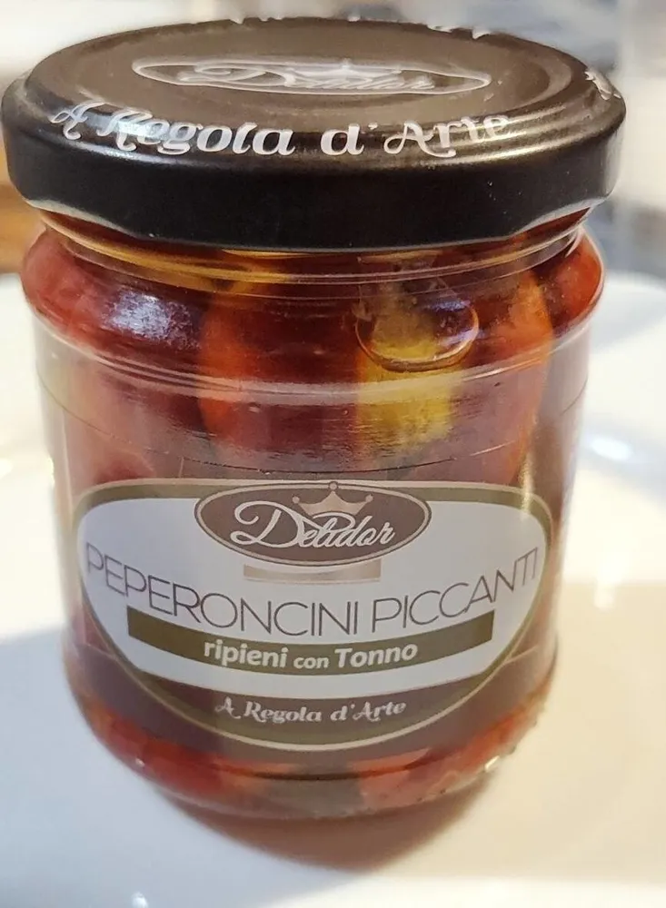 Peperoncini piccanti ripieni con Tonno