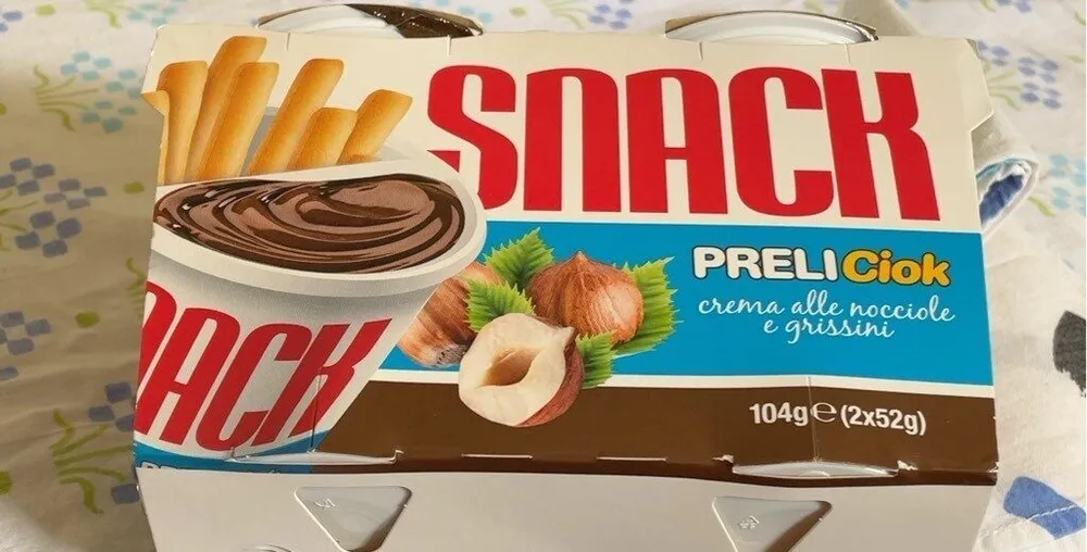 Crema alle nocciole e grissini
