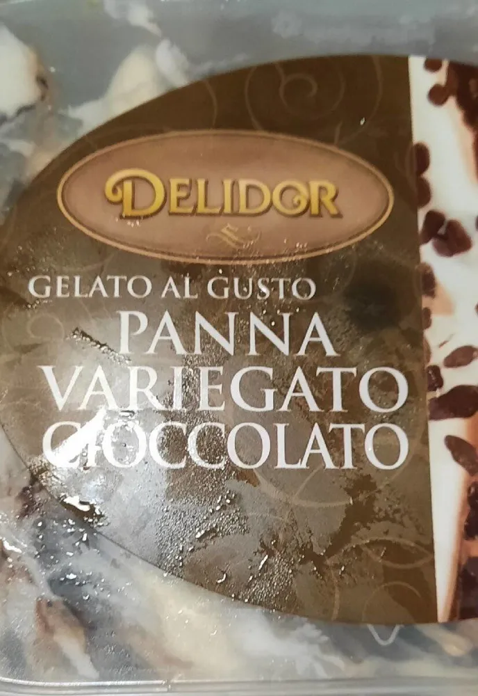 Gelato panna variegato cioccolato