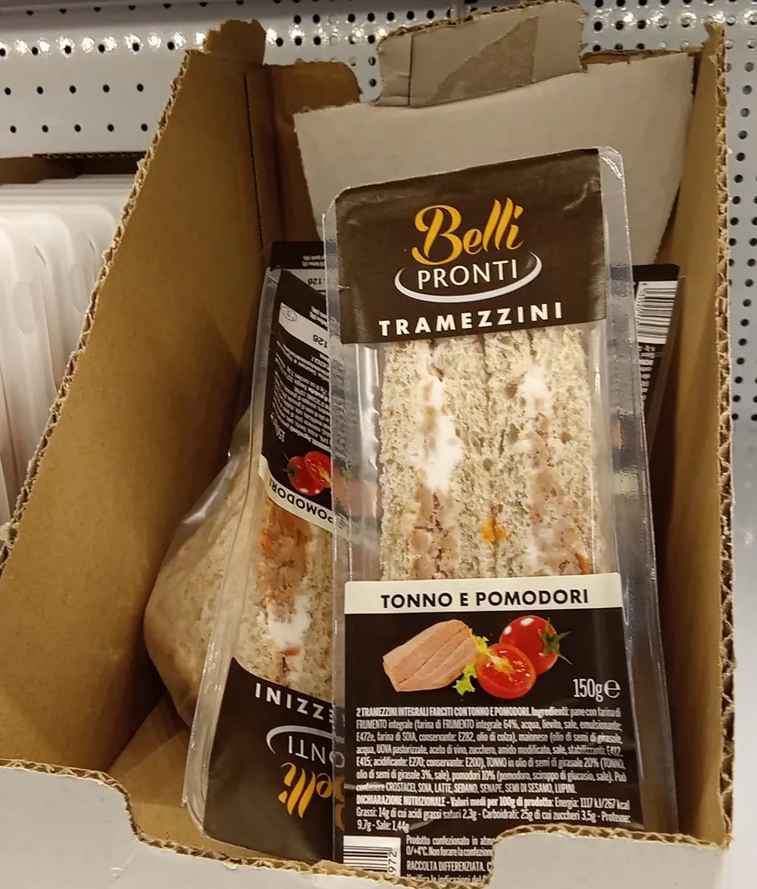 .Tramezzini tonno e pomodori