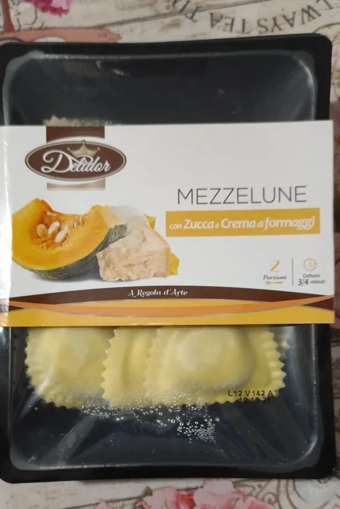 Mezzelune con Zucca e Crema di formaggi