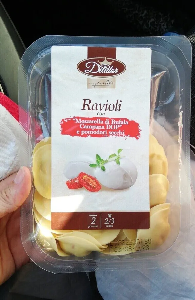 Ravioli con mozzarella di bufala DOP e pomodori secchi