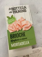 Brioche sfogliata a mano mortadella