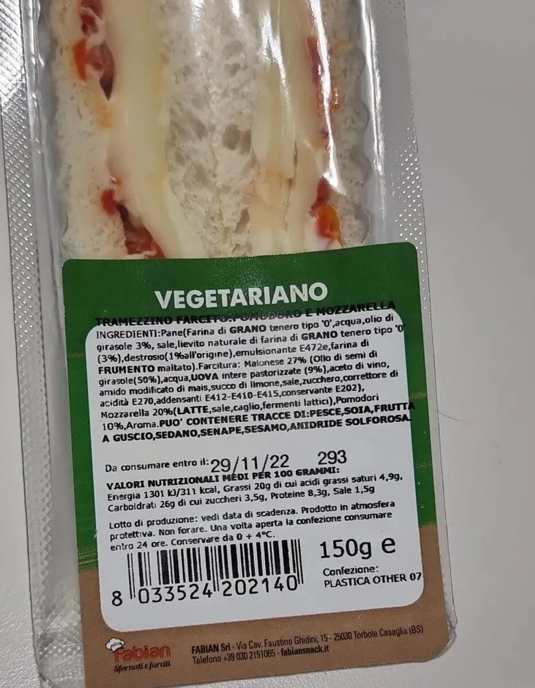 Tramezzini pomodoro e mozzarella