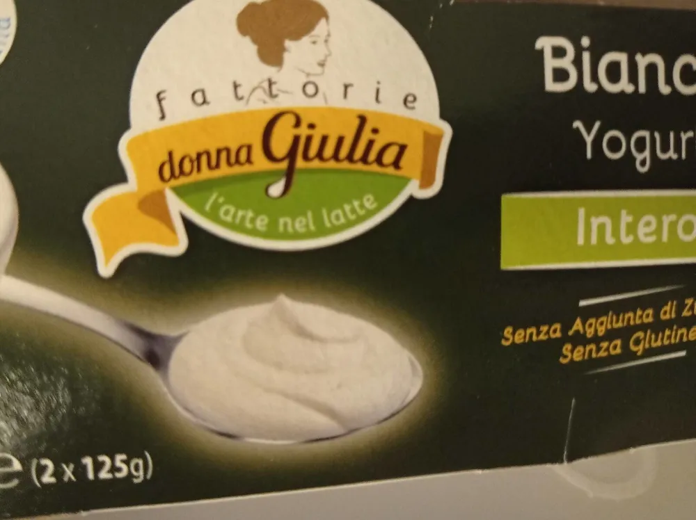 Yogurt bianco interi