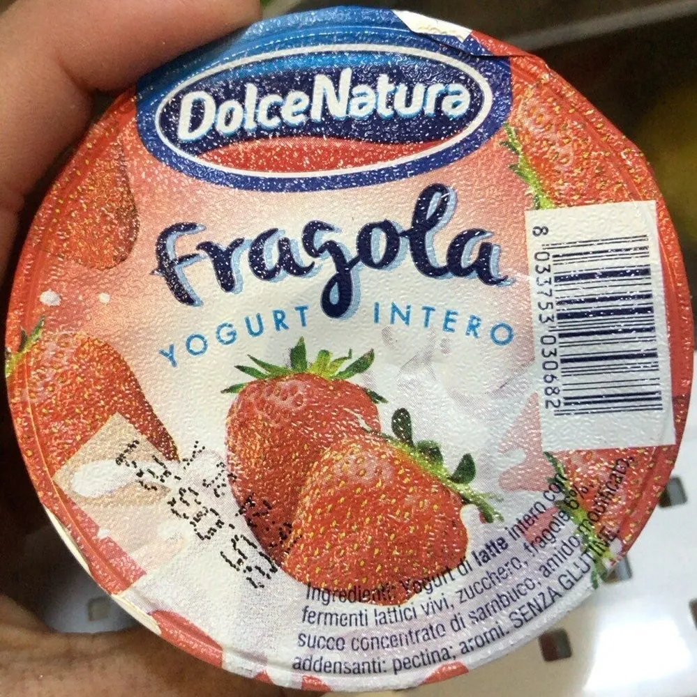 yogurt intero fragola