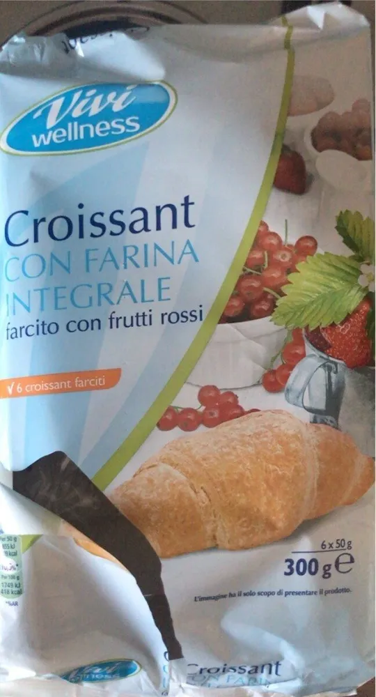 croissant con farina integrale farcito con frutti rossi