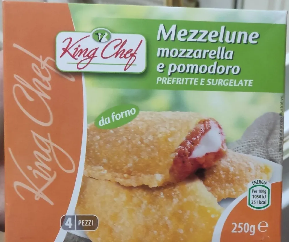 Mezzelune mozzarella e pomodoro