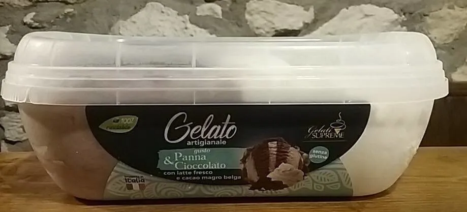 Gelato artigianale gusto panna e cioccolato