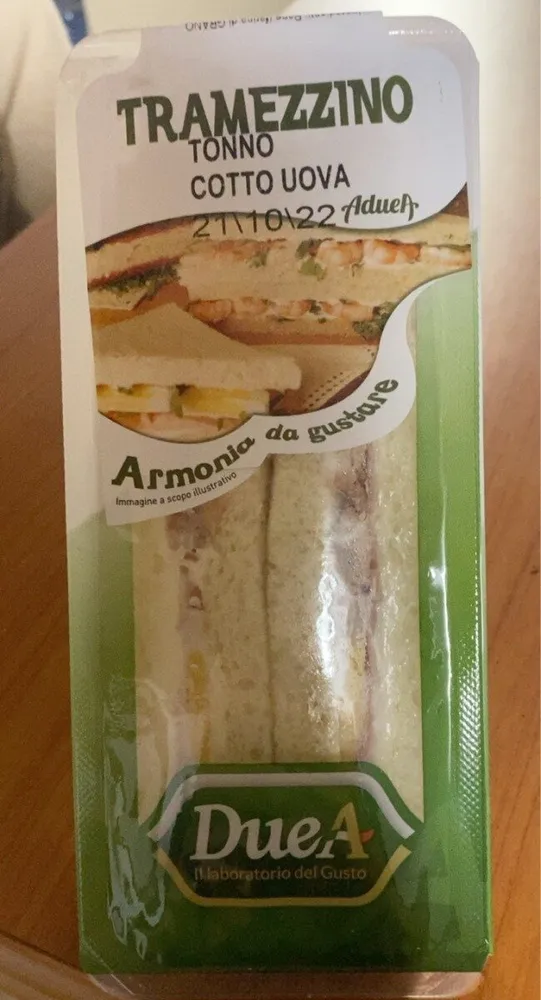 Tramezzino tonno cotto uova