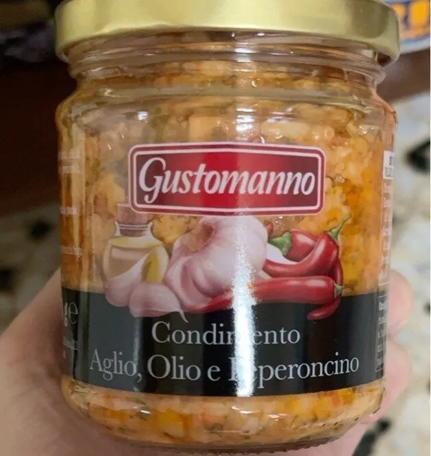 Condimento aglio olio e peperoncino