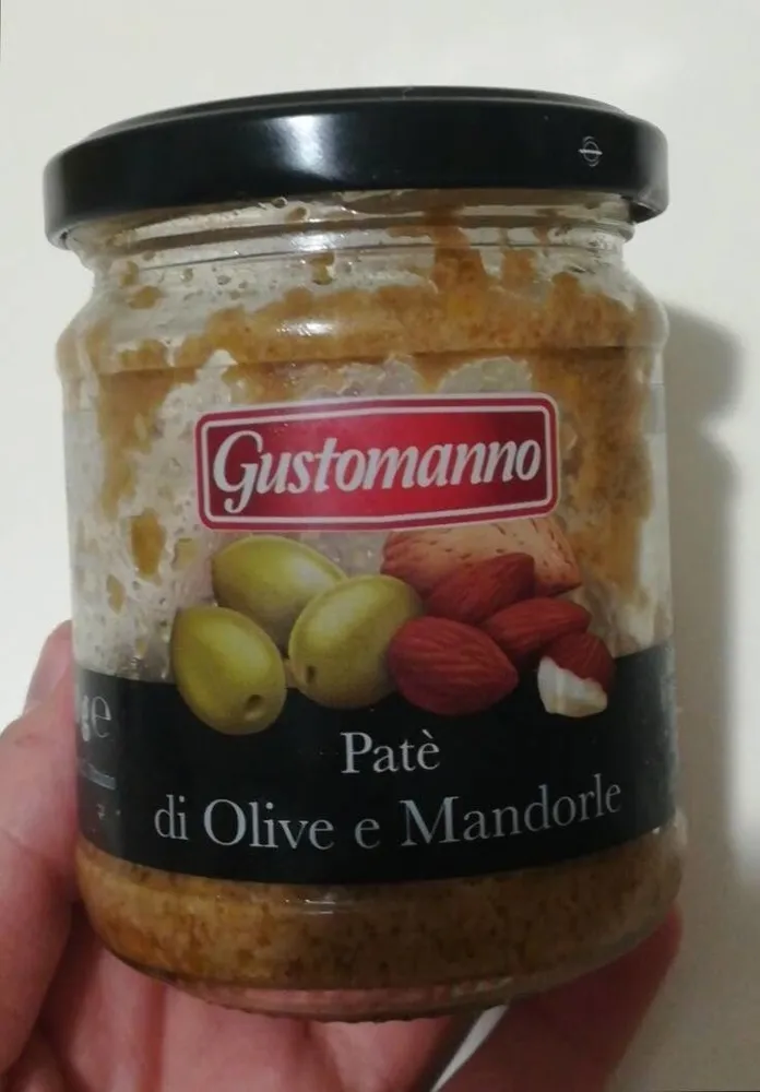 Paté di olive e mandorle