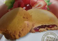 Biscotti ripieni ai frutti rossi