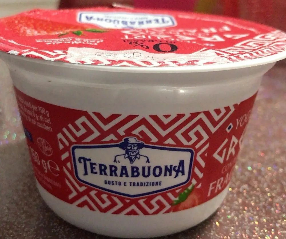 Yogurt greco con pezzi di fragola