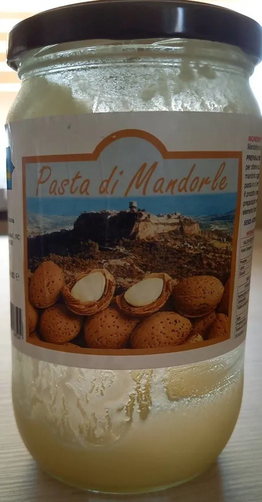 Pasta di mandorle