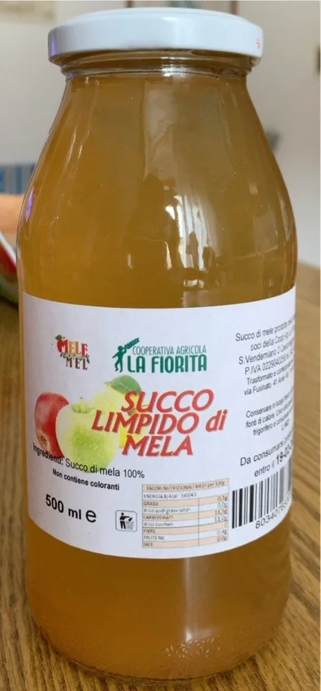 Succo limpido di mela