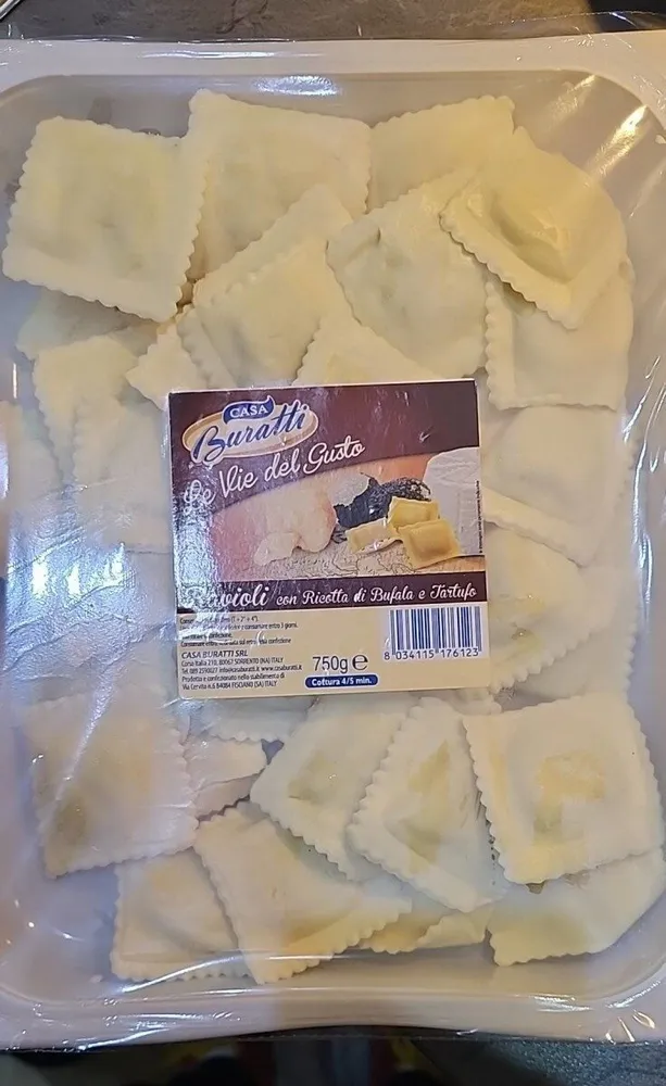 Ravioli con ricotta di bufala e tartufo