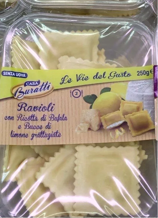 Ravioli con ricotta di buffala e bucce di limone