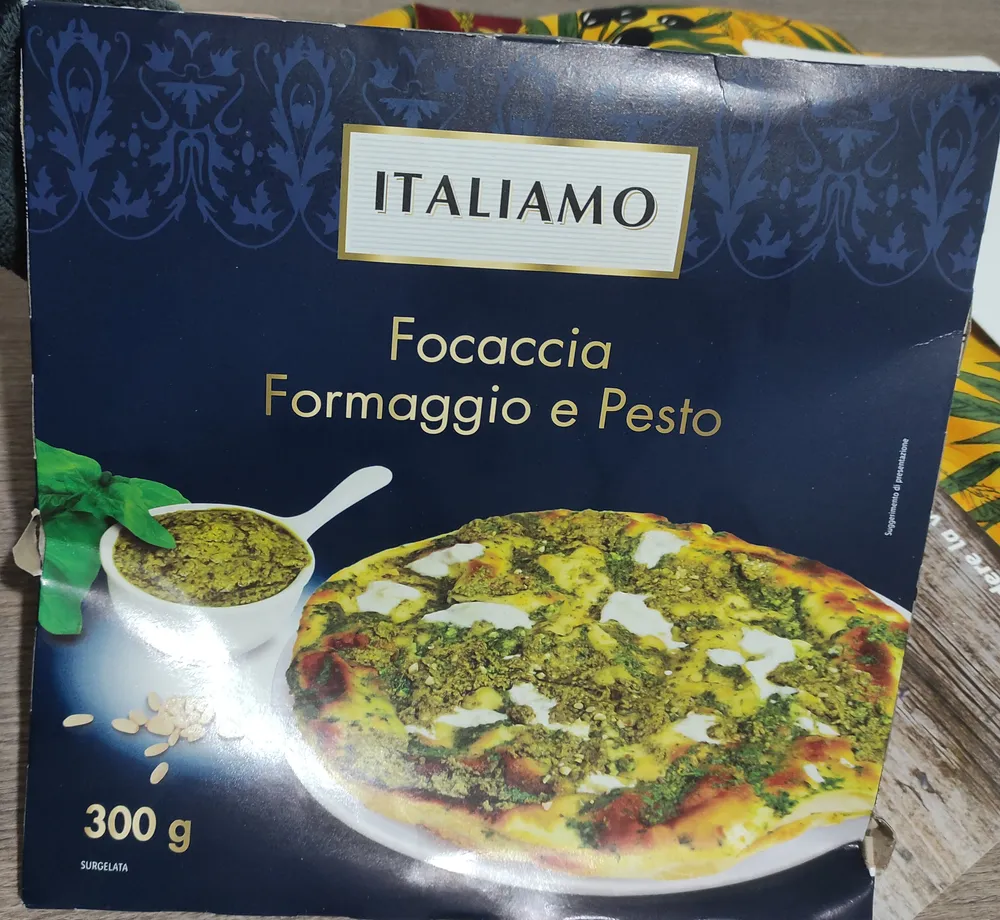 Focaccia Formaggio e Pesto