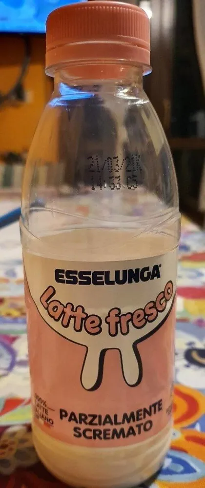 Latte fresco parzialmente scremato