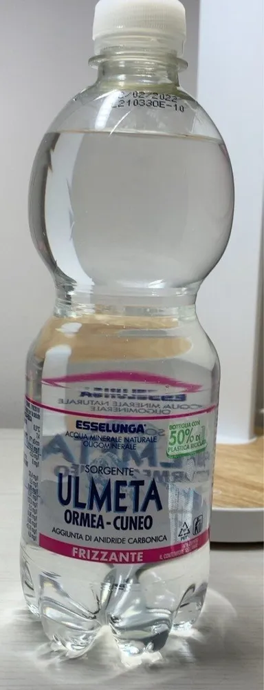 Acqua minerale naturale frizzante Ulmeta