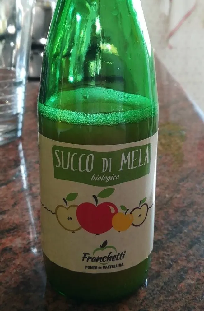 Succo di mela biologico