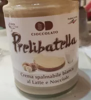 Crema spalmabile bianca al latte e nocciole