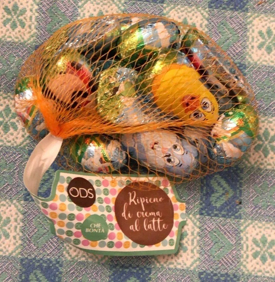 Praline assortite di cioccolato al latte ripiene al latte