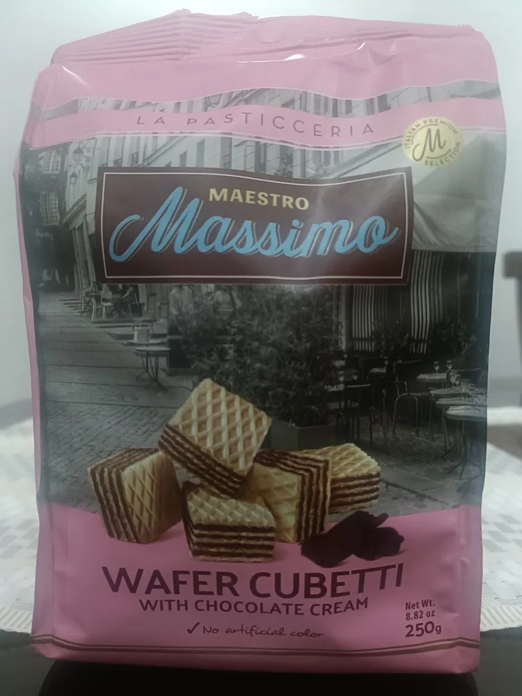 Wafer Cubetti with Chocolate Cream