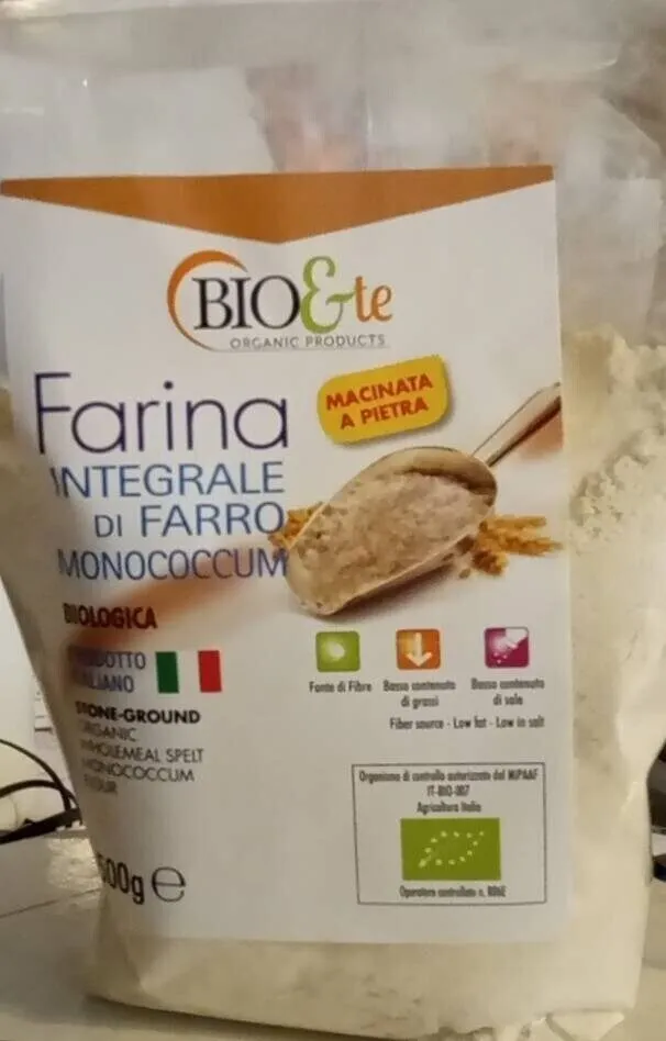 Farina integrale di farro
