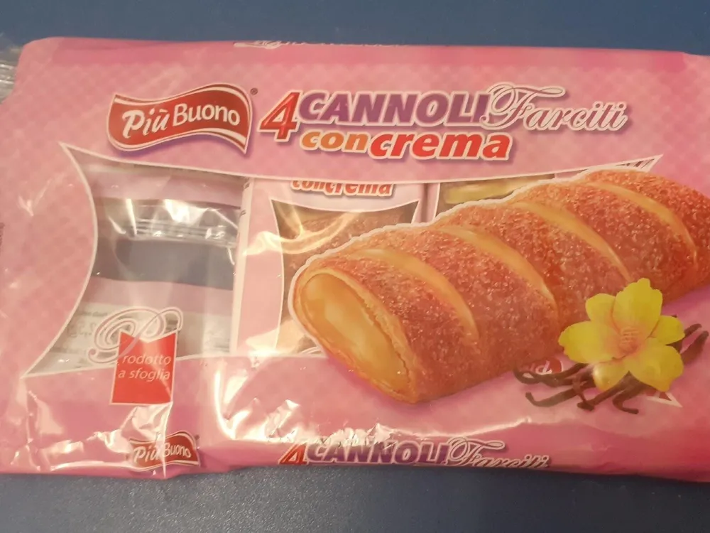 4 cannoli farciti con crema