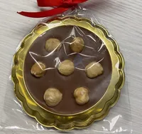 Cioccolato al latte con nocciole