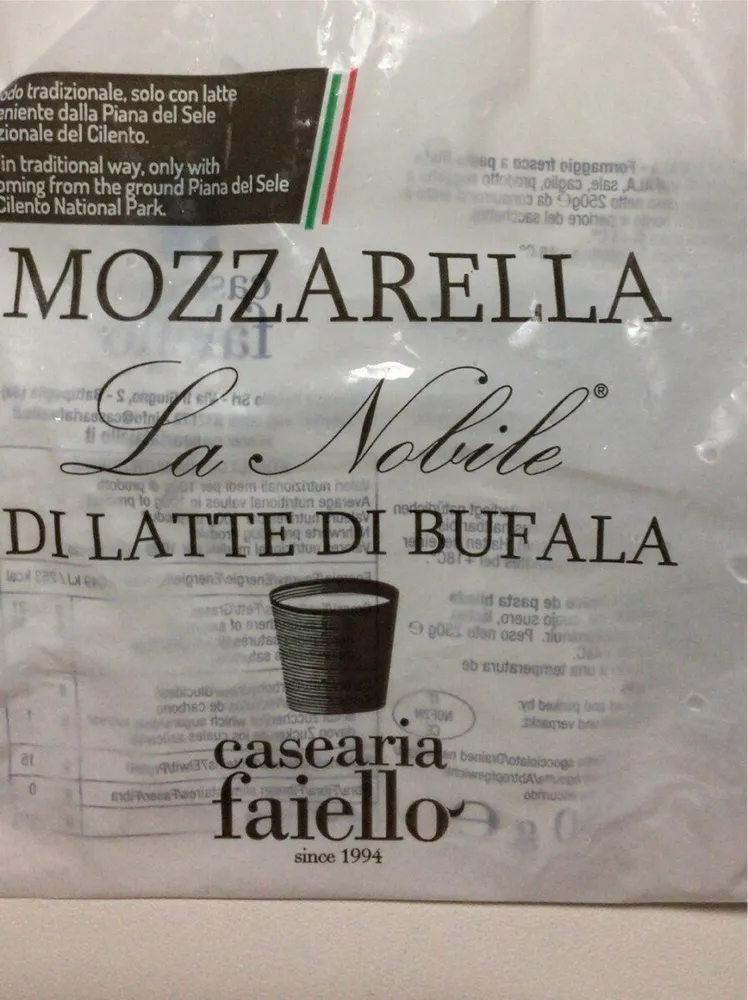 Mozzarella di latte di bufala