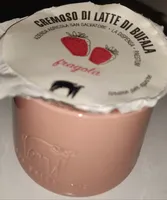 Cremoso di latte di bufala alla fragola