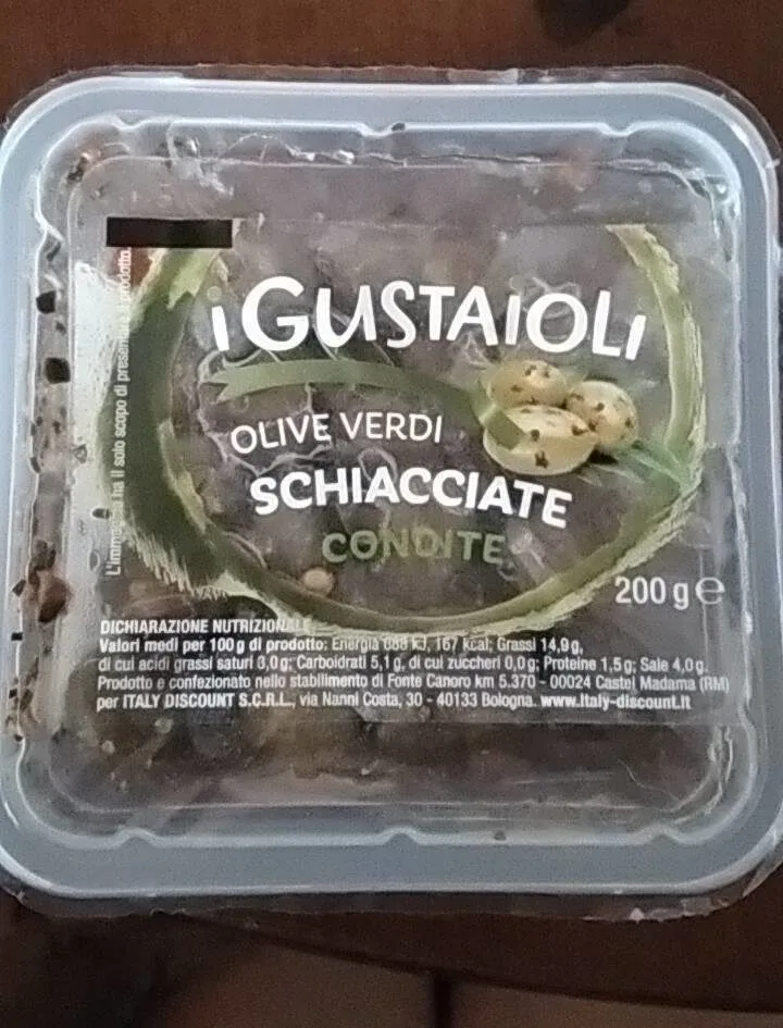 Olive verdi schiacciate condite